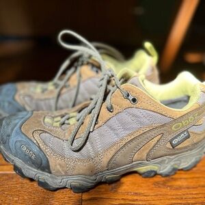 Oboz Women's Trail Boot Sneakers - Brown and Gray